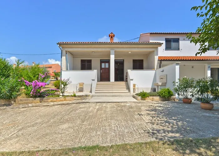 Snjezana 1747 מדולין